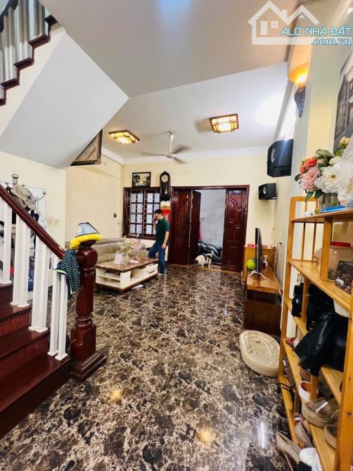 150tr/m2 Căn 55m2 Trung Tâm Q.Hoàn Kiếm – Gần Hồ Gươm – 3 Tầng Nhà Đẹp SĐCC 8,3 Tỷ ( có tl - 6