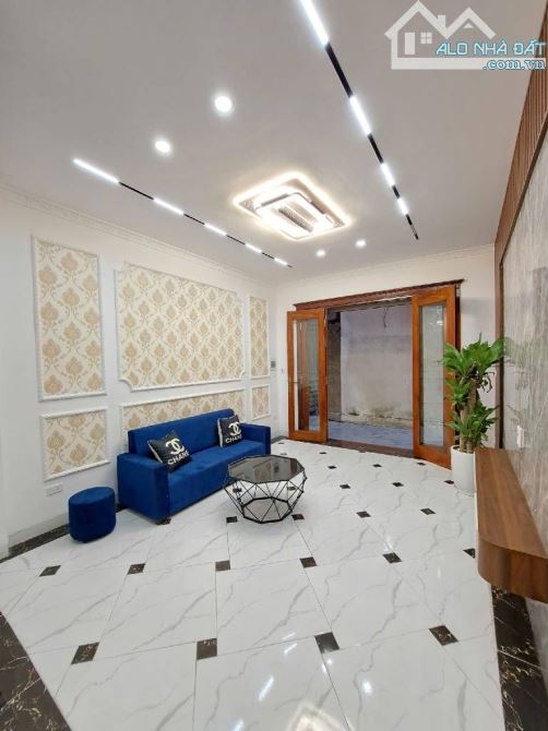 🔥 NHÀ ĐẸP- BÁN NHÀ ĐẠI ĐỒNG- 5 PHÚT LÊN HỒ GƯƠM-GẦN Ô TÔ– 41M² – 5 TẦNG – 7.3 TỶ - 6