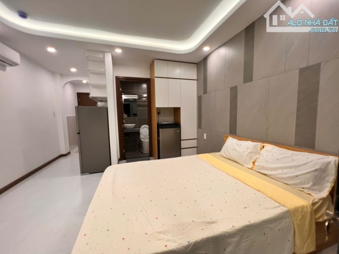 Bán tòa 21 CHDV Cao cấp HXH Nguyễn Thị Định. DT: 172m2 đất, 5 Tầng, HĐT 80tr - 17 tỷ TL - 6