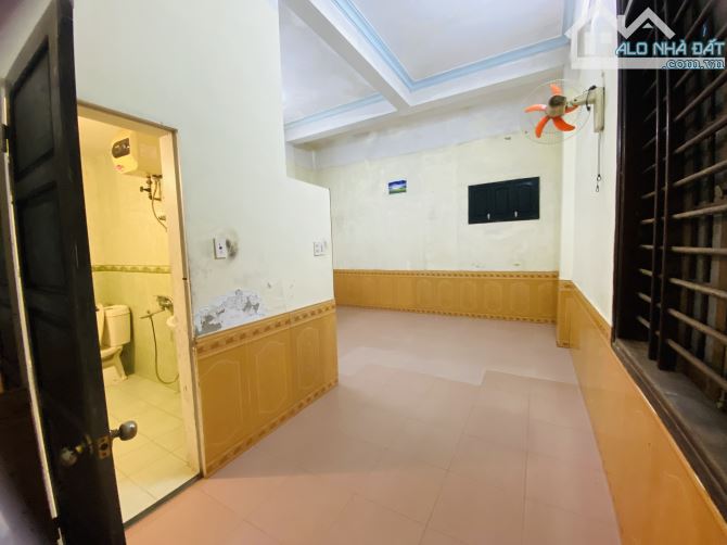 Nhà 2 tầng 3 phòng ngủ view phố đi bộ ven sông Nguyễn Lộ Trạch - 6