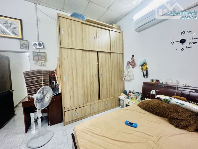 GIẢM SÂU 300TR - CHỈ CÒN 5.7 TỶ - 3.9X15.4M - 7 CHỖ NGỦ TRONG NHÀ - ÂU DƯƠNG LÂN P2Q7 - 7