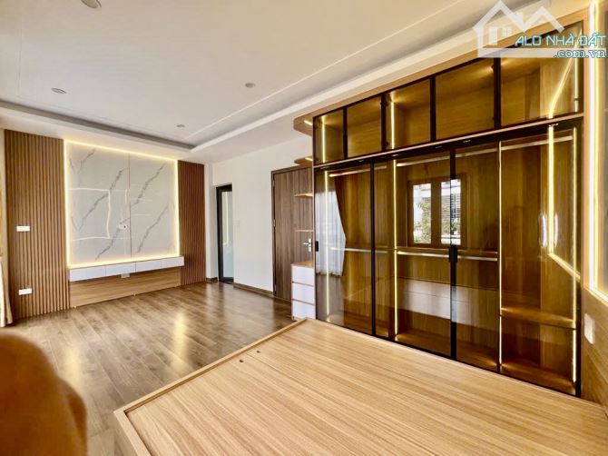 🏡 BÁN NHÀ PHỐ HOÀNG NHƯ TIẾP 43M2 - 11.x TỶ - 6 TẦNG THANG MÁY - FULL NỘI THẤT - NGÕ THÔN - 7