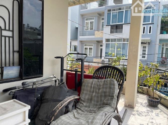 CHỦ CỰC GẤP HẠ HẲN 1,7 TỶ BÁN NHANH - căn góc hai mặt tiền - nhà 1 đời chủ - hẻm xe tải - 7