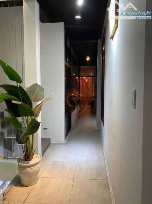 36 tỷ! Bán mặt tiền đường Nguyễn Cư Trinh, phường Nguyễn Cư Trinh, Quận 1 - 4.4x16m - 7 Tầ - 7