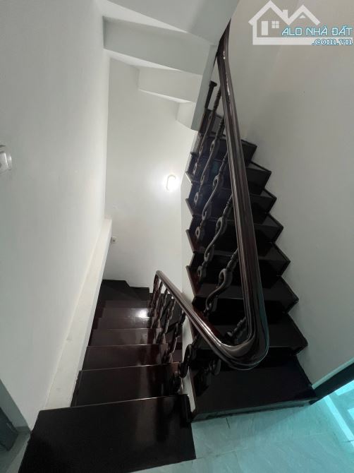 Oto vào nhà- Căn Góc 2 mặt ngõ- 37m2*4 tầng 14.5 tỷ Mặt tiền 5-7m- Phố Vương Thừa Vũ - 7