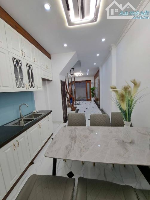 🔥 NHÀ ĐẸP- BÁN NHÀ ĐẠI ĐỒNG- 5 PHÚT LÊN HỒ GƯƠM-GẦN Ô TÔ– 41M² – 5 TẦNG – 7.3 TỶ - 7