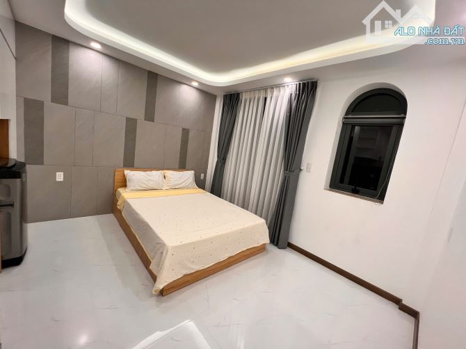Bán tòa 21 CHDV Cao cấp HXH Nguyễn Thị Định. DT: 172m2 đất, 5 Tầng, HĐT 80tr - 17 tỷ TL - 7