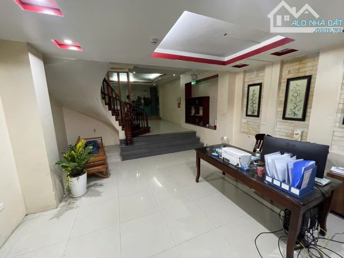 Cho thuê nhà ô tô, kd, vp Đông Quan, Cầu Giấy, 100m2, 3 tầng, tầng hầm, 23tr - 7