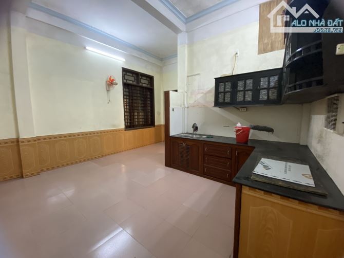 Nhà 2 tầng 3 phòng ngủ view phố đi bộ ven sông Nguyễn Lộ Trạch - 7