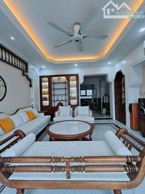Bá,n Nhà Đẹp Dân Xây Vân Canh - Hoài Đức, 69m2*5Tầng, Thang máy, mặt đường 11m có vỉa hè. - 8