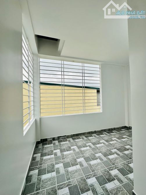 🏠 NHÀ 3 TẦNG LÔ GÓC – XÂY ĐỘC LẬP – Ô TÔ ĐỖ CỬA – GIÁ SIÊU MỀM 📍 Vị trí: Lương Quy, Lê L - 8