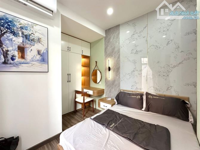 🟢NHÀ ĐẸP - CHỈ: 4.45 TỶ - GIÁP Q1 - 26M2 - DTSD: 52M2 - 2 TẦNG- (8M ❌ 3M) - 2 PN - 8