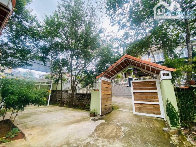 Bán nhà sân vườn đường ô tô lớn Hùng Vương Đà Lạt 400m2 chỉ 16 tỷ - 8