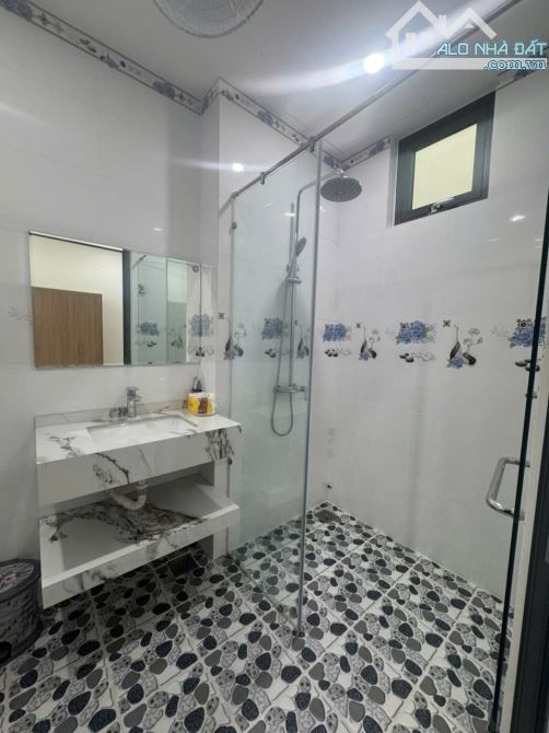 BÁN NHÀ MẶT PHỐ 3 TẦNG MỚI MT MỸ AN 21 GẦN SÔNG - DT 100M2 - 8