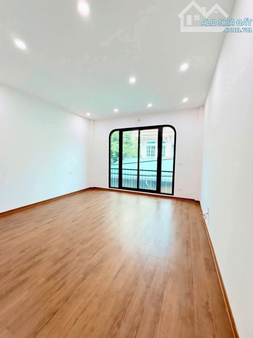 🔥 PHÚC LỢI - LONG BIÊN | 40M² | NHÀ ĐẸP ĐỘC LẬP - 6 TẦNG- THOÁNG MÁT - NGÕ TO THƠM NGÁT - 8