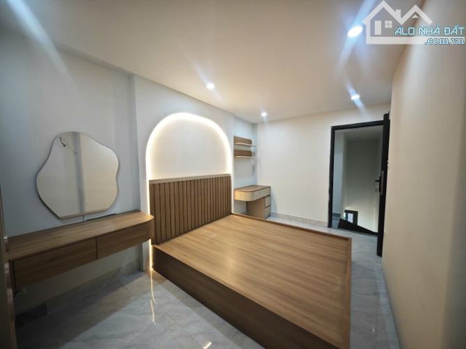 BÁN NHÀ GÒ VẤP, GẦN CHỢ XÓM MỚI, CÁCH 1 CĂN LÀ HẺM XE HƠI, CHỈ NHỈNH 3TỶ - 8