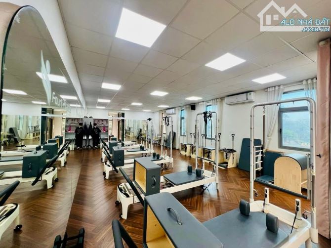 Bán biệt Thự  Quận Long Biên, 176m2, 4 tầng, mặt tiền 30m, giá 58 tỷ - 8