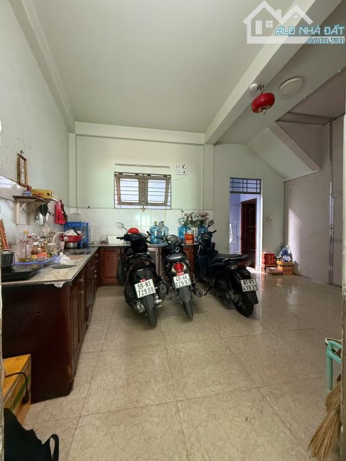 BÁN NHÀ NGANG 5.3 m , 5 LẦU 6 PHÒNG NGỦ , Giá chỉ 9.1 tỷ - 8