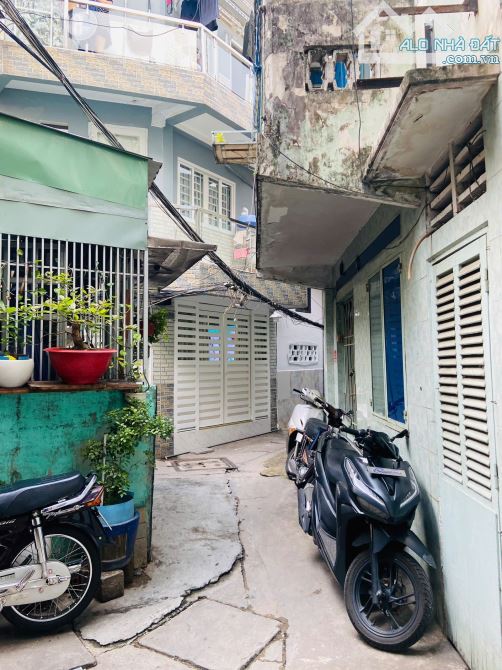 NHỈN 2T_TRUNG TÂM Q1 - TRẦN KHẮC CHÂN _SÁT MT LỚN - 8