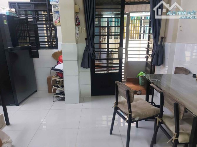 🇻🇳Quận 10,Cách Mạng Tháng 8 🇻🇳 🔥23/30m2🔥,🩸3 tầng🩸, 🧨DT:ngang 4mx dài 6m🧨, 🔥giá: - 9