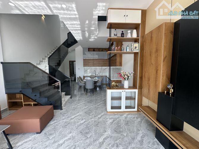 Bán nhà The Sol City DT 80m2 1 trệt 2 lầu. Full nội thất cao cấp giá chỉ 4,5 tỷ. - 9