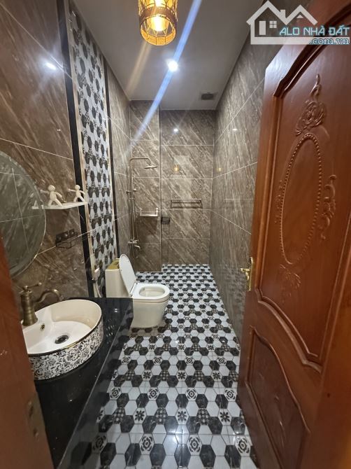 NHÀ ĐẸP MẶT TIỀN ĐƯỜNG SỐ – KDC BẾN LỨC – 110m2 (5 x 22), 5 TẦNG - OTO NGỦ NHÀ - 11.6 TỶ - 9