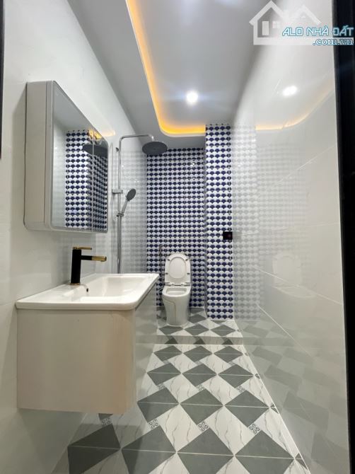 Nhà đẹp lung linh 3 tầng Q7 giá chỉ 6toi8 - 9