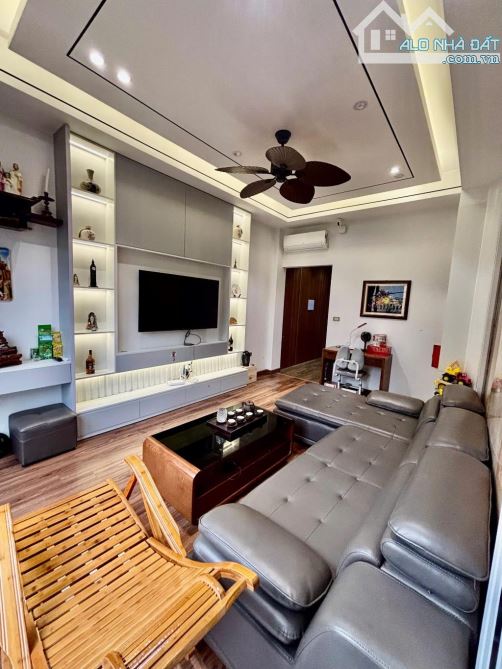 🔥 GIẢM SỐC 500 TRIỆU – SIÊU PHẨM NGỌC THỤY, LONG BIÊN- 50M2 , 5 tầng , 11.x Tỷ- DÂN XÂY Đ - 9