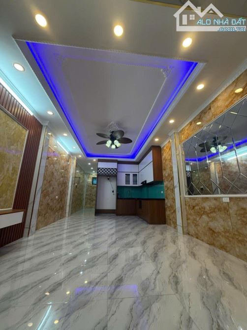 NHÀ ĐẸP PHỐ TAM TRINH XÂY ĐỘC LẬP THANG MÁY CHẠY VÙ VÙ - 9