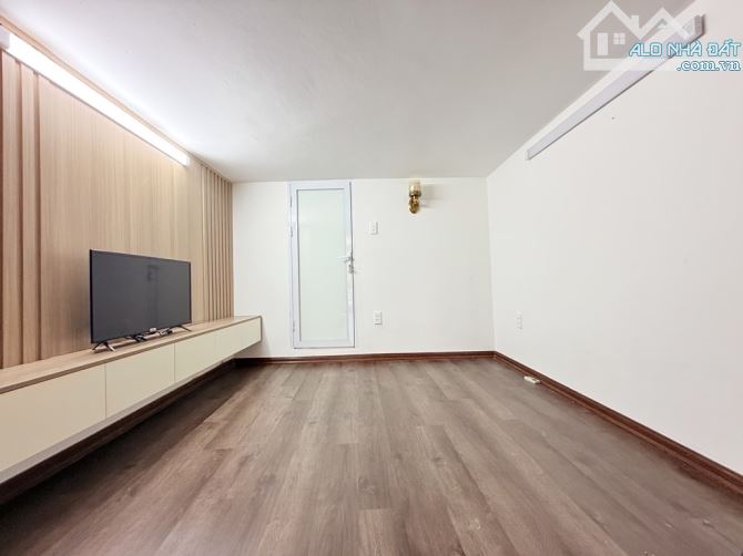 Bán tập thể tầng 2 phố Lê Gia Định trung tâm Hai Bà Trưng, sử dụng 48m2 giá 2,85 tỷ (có TL - 9