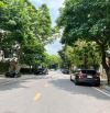 Gia đình cần bán biệt thự KĐT Mỹ Đình, view vườn hoa, DT 221m2, MT 10m
