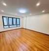 Bán nhà Lạc Long Quân, xây mới đẹp, 5 tầng đủ công năng, giá tốt