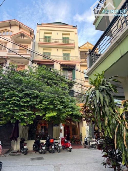 Hiếm nhà  bán. Đội Cấn, Ba Đình, 110m2, 5 tầng, phân lô, ô tô tránh, giá 42 tỷ
