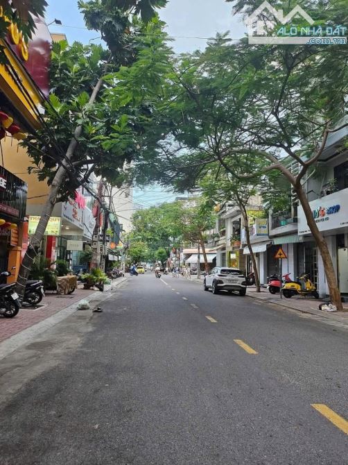 Bán nhà mới 4tầng phố Hàn mặt tiền Bạch Đằng 76m2 ngang4m giá thương lượng