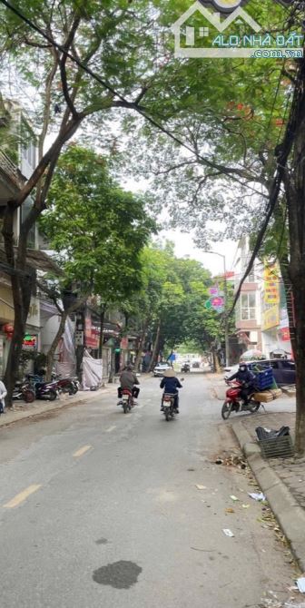 BÁN ĐẤT TẶNG NHÀ 4 TẦNG – TỔ 25 TT.