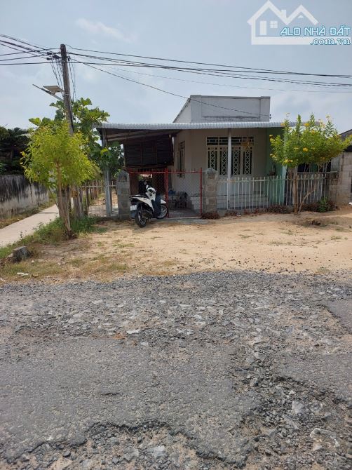 BÁN LÔ GÓC MẶT TIỀN ĐƯỜNG SỐ 7, CAM THÀNH BẮC, CAM LÂM, KHÁNH HÒA Giá: 11,1 tỷ (30 triệu/m