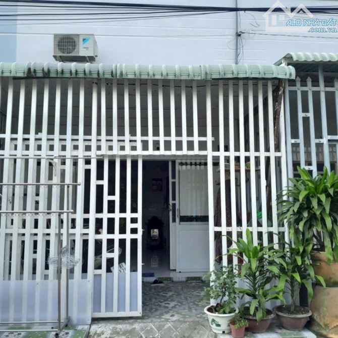 Nhà phường Thanh Đức khu dân cư đông đúc thích hợp định cư