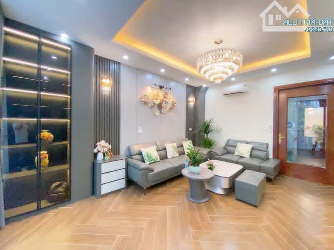 BÁN NHÀ GIẾNG SEN – 7 TẦNG THANG MÁY – VỈA HÈ RỘNG – 20.5 TỶ