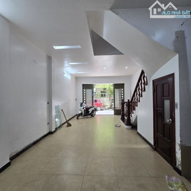 SIÊU PHẨM RẺ NHẤT LÊ QUANG ĐẠO KÉO DÀI– VỊ TRÍ HiẾM NHÀ BÁN – VỈA HÈ – Ô TÔ TRÁNH