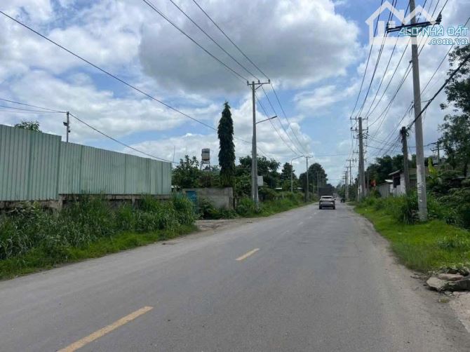 D331 Bán Lô đất SkC 2000m2 có 2 mặt tiền trước sau khu vực nhiều nhà xưởng Sx đang hiện hữ