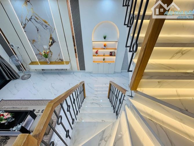 GÒ VẤP - PHẠM VĂN CHIÊU - NHÀ MỚI 2 TẦNG, HẺM XE HƠI ĐẬU CỬA - CÁCH MẶT TIỀN 10M, TẶNG FUL
