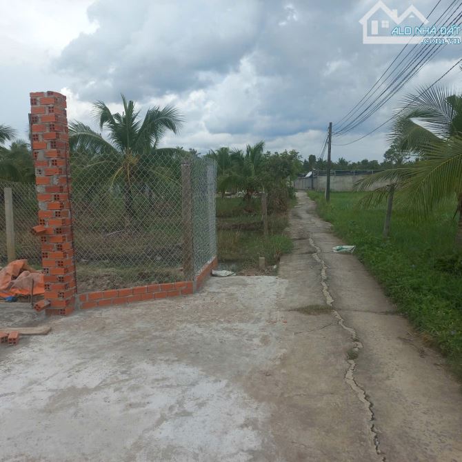 Bán 1470m2 đất vườn đường oto gần trung tâm bến tre
