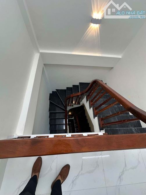 Bá.n Nhà Di Trạch_ô tô đỗ cổng, 39m2, 4 tầng, nhiều ngủ, ô tô tránh cách 15m, nhỉnh 5 tỷ