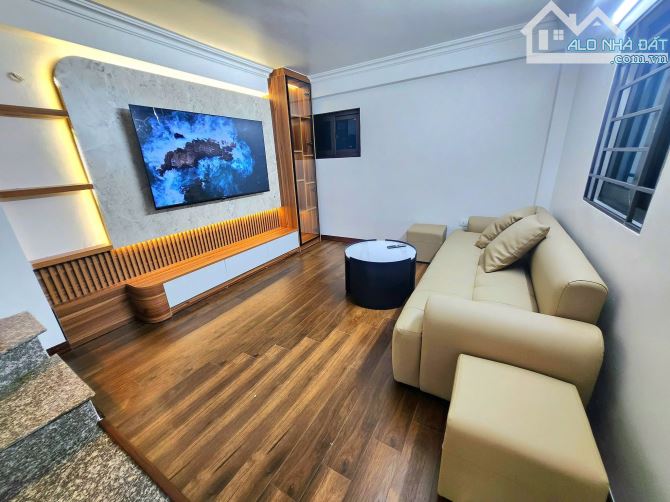 Chỉ 7 tỷ Kim Giang Linh Đàm không có căn thứ 2 nhà đẹp 5 tầng ở ngay, full nội thất, sdcc