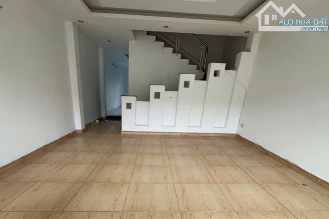 Bán nhà hẻm xe hơi, Thạnh Xuân 33, Quận 12, 64 m² (4m x 16m), 2 tầng - Giá 4.6 tỷ TL