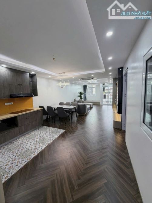 Nhỉnh 8 tỷ căn chung cư văn phòng TW Đảng Đội cấn 90m2