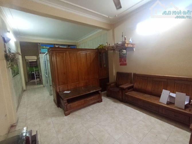 Chính chủ nhờ bán căn hộ tập thể Cục Đo Lường Chất, Cổ Nhuế, Tầng 1, DT 62m, 3.35 tỷ.
