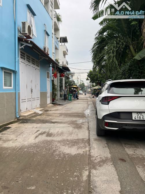 Bán nhà hẻm 27 Bùi Tư Toàn, Bình Tân, nhà 3 tầng - 79m2, chỉ 7 tỷ