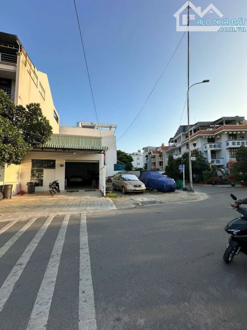 Bán nhà góc 2 mặt tiền Đường Số 1 An Phú Quận 2, DT 7x20m CN 140m2, cấp 4, giá 22 tỷ