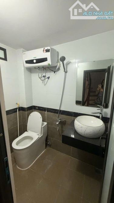BÁN NHÀ VĨNH HƯNG, Ô TÔ ĐỖ CỔNG, TẶNG FULL NỘI THẤT,2 THOÁNG, 35M2 GIÁ CHỈ 6,7 TỶ